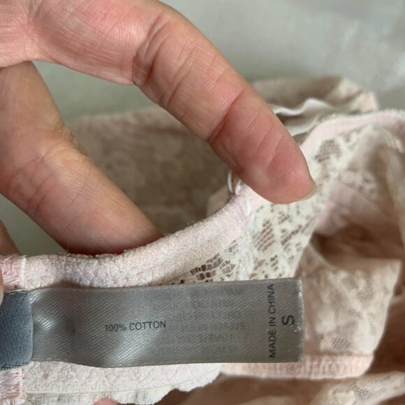 Baby pink sexy lingerie top with keyhole cutout in back. 100% cotton size small - Picture 3 of 7